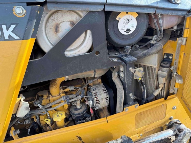 2020-deere-700k-xlt-image-13