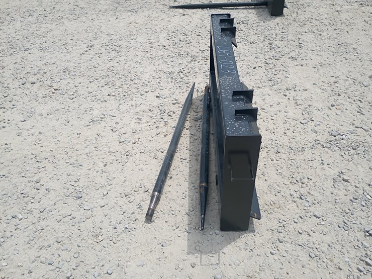 #l64-023-•-jct-bale-spear-skid-steer-attachment-image-2