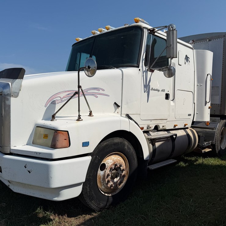 #52620 • 1990 WhiteGMC WIA Areo Series Sleeper T/A Truck Tractor 4V1WDBJF3LN629984 INV#52620