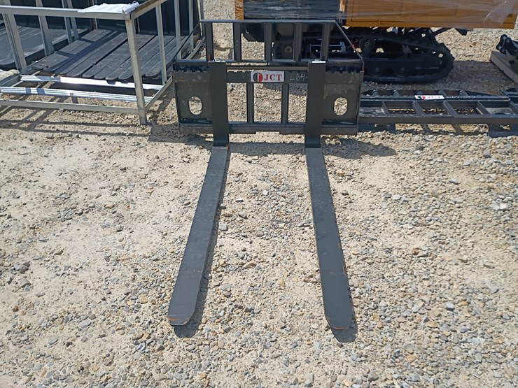 #l64-098-•-jct-pallet-fork-skid-steer-attachment-image-1
