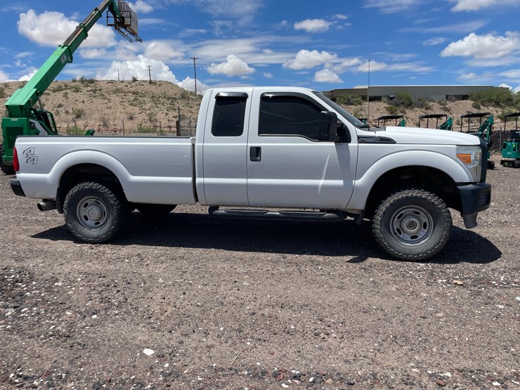 #2103-•-2015-ford-f25-image-4