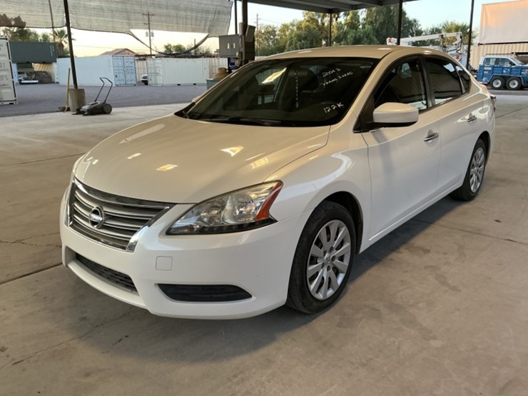 2013-nissan-sentra-sdn-image-4