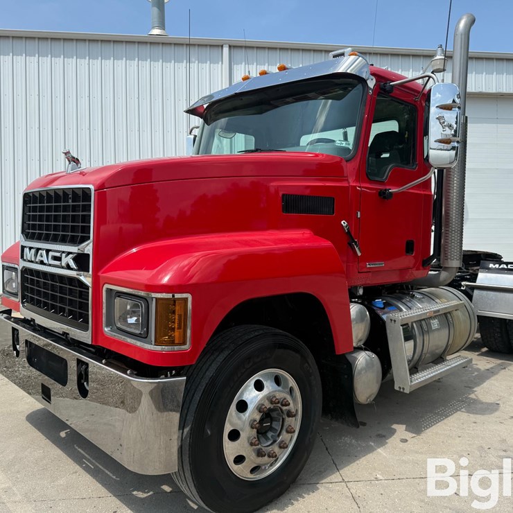 2023 MACK PINNACLE 64T