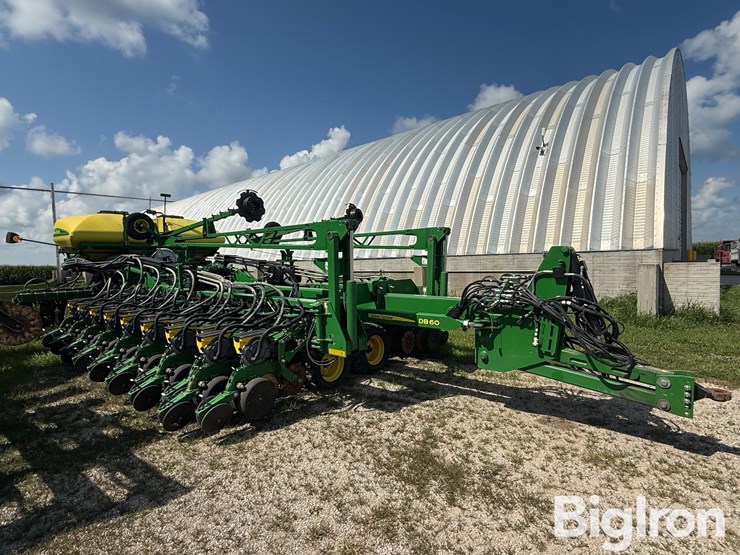 2021-john-deere-db60-image-3