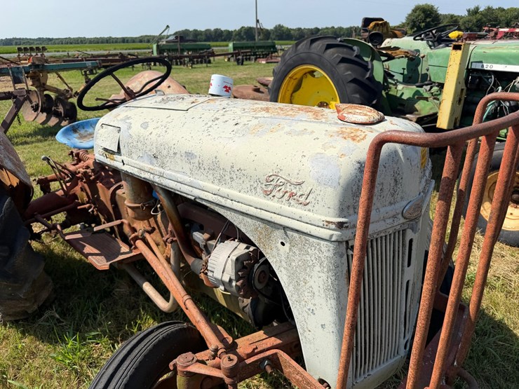 ford-tractor-image-24