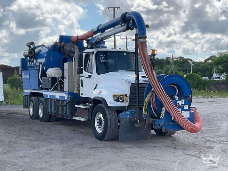 2016-freightliner-114sd-image-2