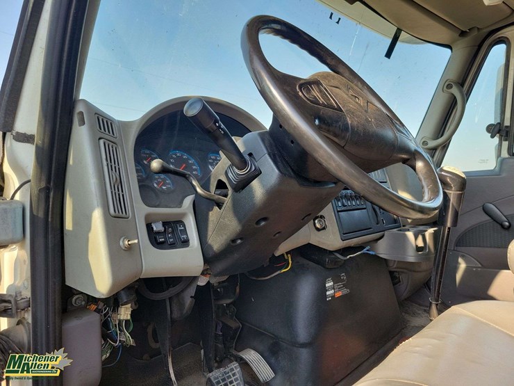 international-durastar-4400-image-17
