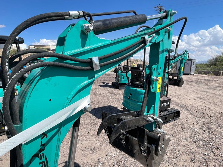 #2457-•-2026-cfg-kt13r-mini-excavator-image-13