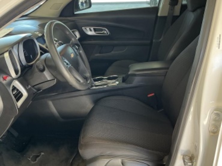 2015-chevrolet-equinox-image-21