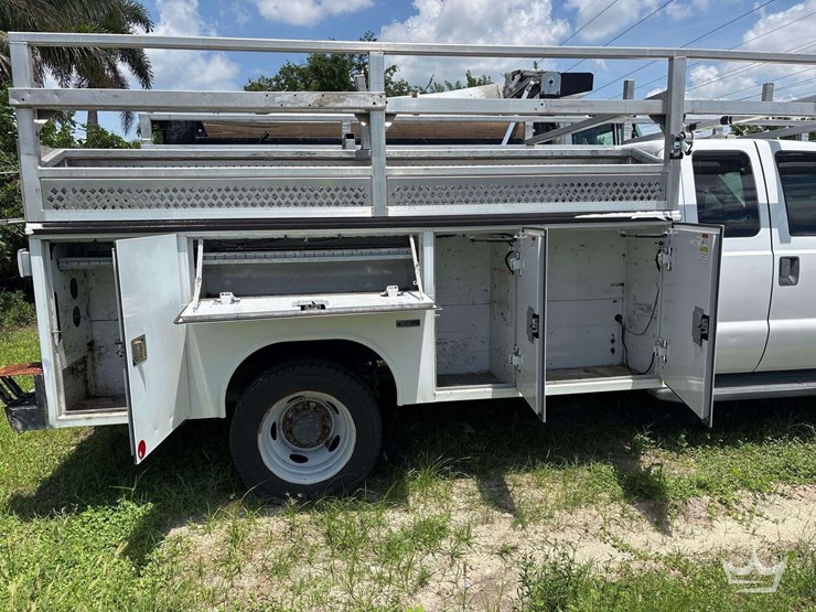 2016-ford-f550-image-23