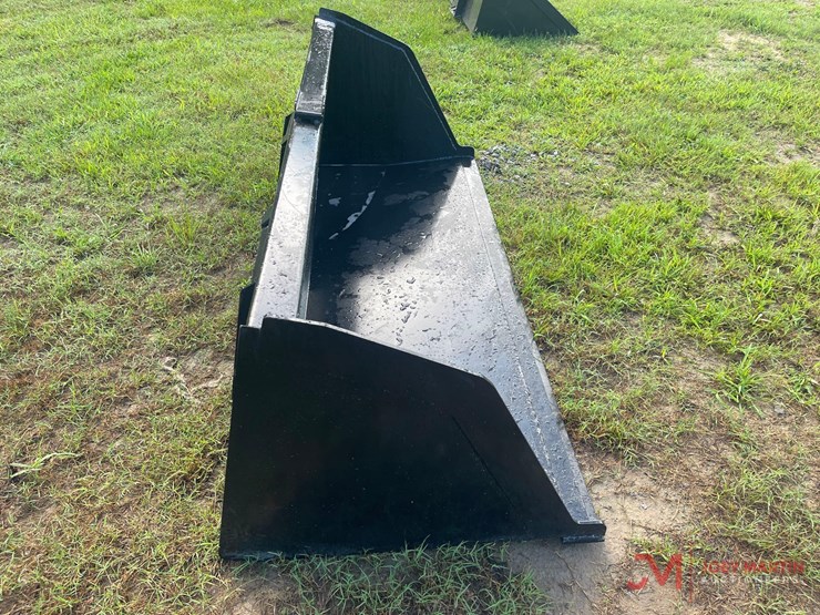 new-84"-high-capacity-smooth-bucket-skid-steer-attachment-image-2