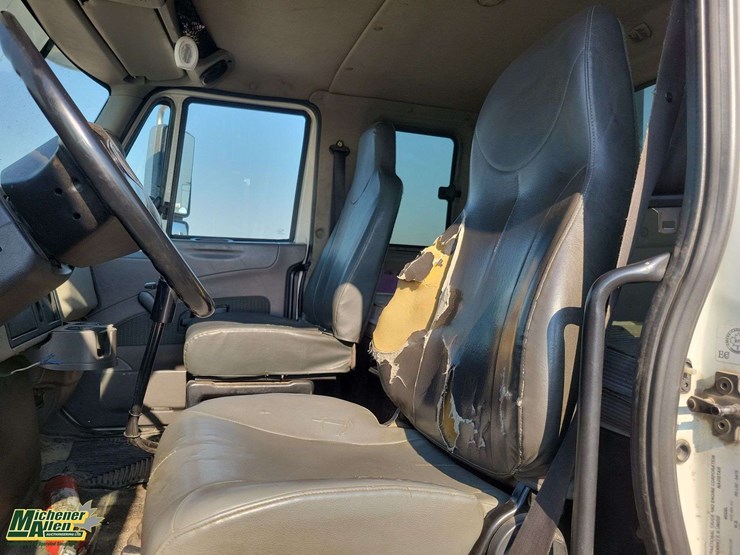 international-durastar-4400-image-16