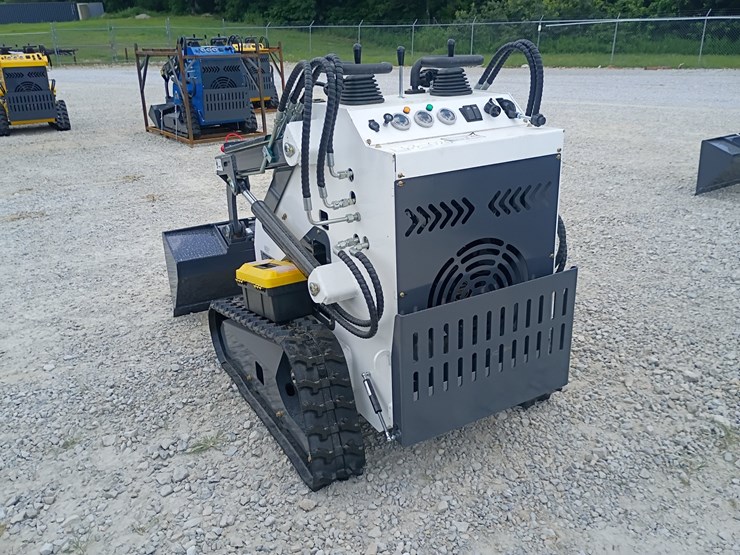 #l63-020-•-2026-zjg-380-mini-skid-steer-image-2
