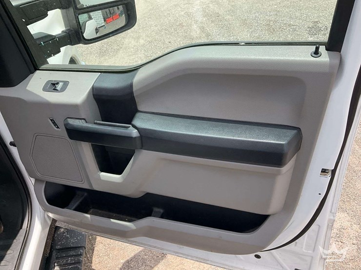 2018-ford-f350-image-24