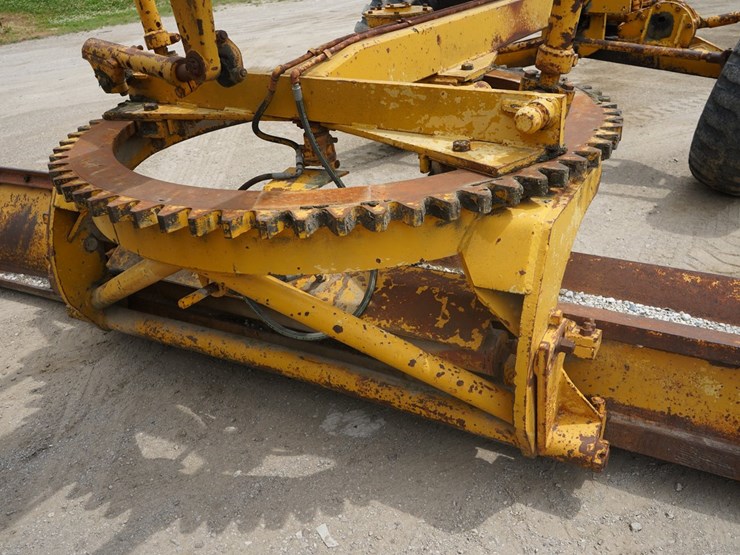 allis-chalmers-m100-motor-grader-image-21
