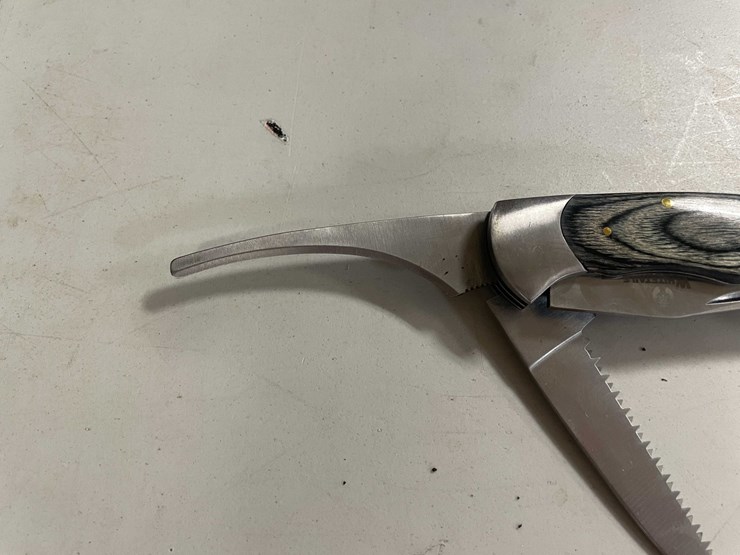 #10823-•-3-blade-knife-w/gut-hook-blade-image-4