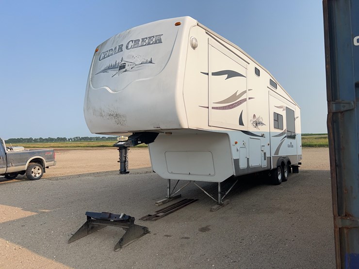 2006-cedar-creek-camper-image-1