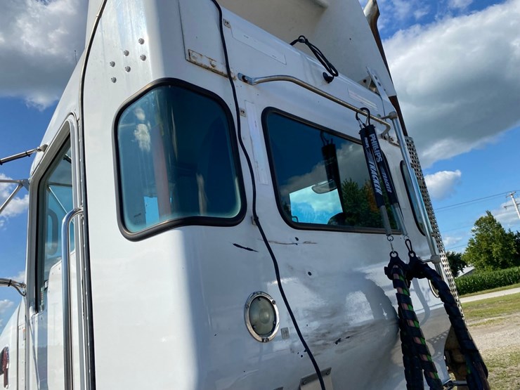 2018-kenworth-t440-image-46