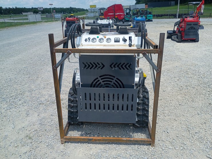 #l63-014-•-2026-zjg-380-mini-skid-steer-image-3