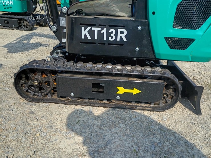 #l62-010-•-2026-cfg-kt13r-mini-excavator-image-10