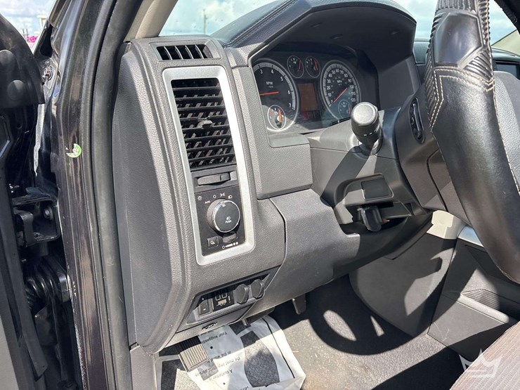 2011-dodge-ram-1500-image-8
