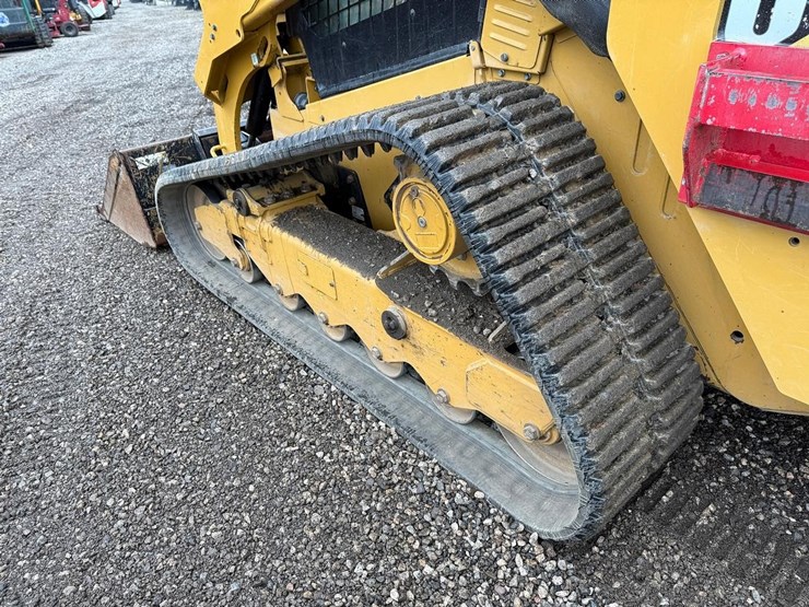 2020-caterpillar-299d3-image-17