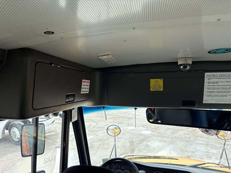 2016-freightliner-b2-image-16