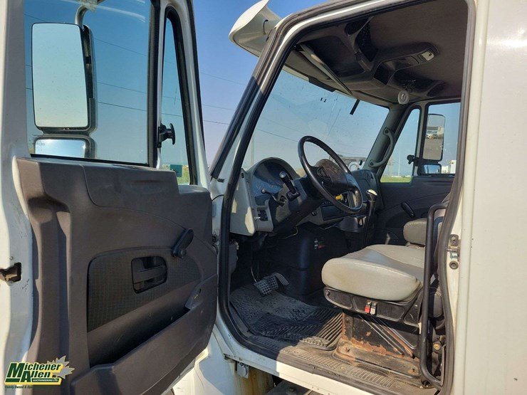international-durastar-4400-image-13