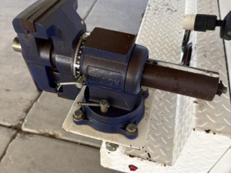 2015-ford-f550-image-13