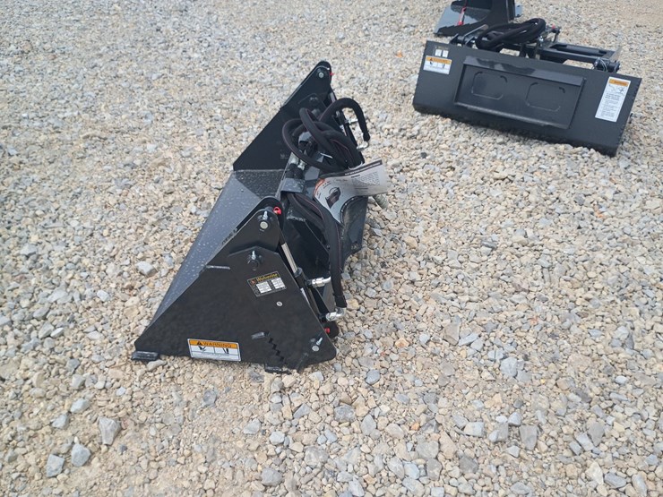 #l73-058-•-wolverine-4-in-1-bucket-mini-skid-steer-attachment-image-4