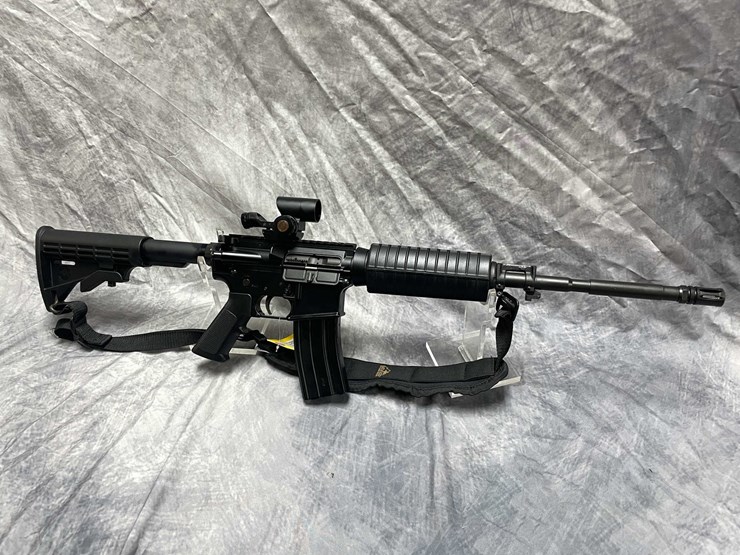 #10804-•-bushmaster-xm15-e2s,-556-nato-semi-auto-rifle,-sn:-bfit007439-image-1