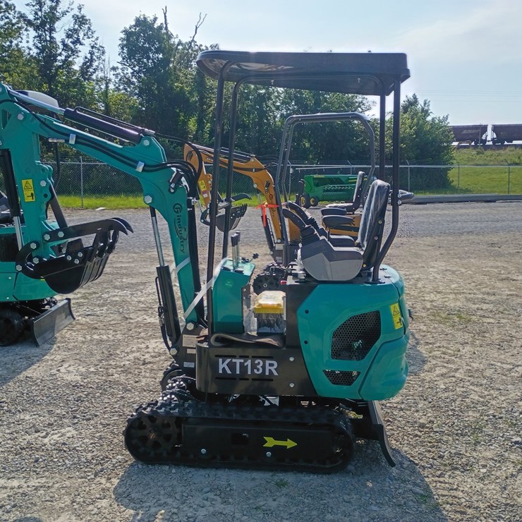 #L62-009 • 2026 CFG KT13R Mini Excavator