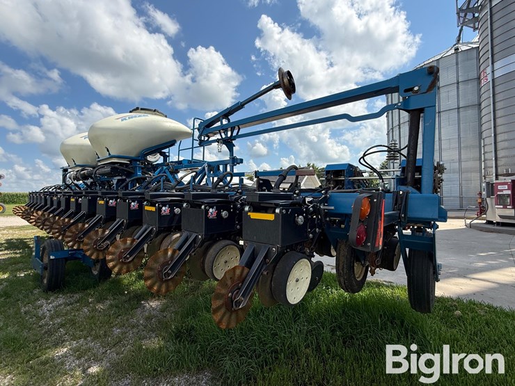 2013-kinze-3600-image-7