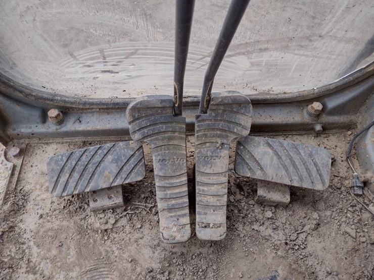 05-volvo-160b-lc-excavator-(qea-4903)-image-10