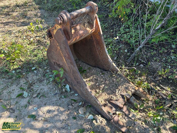 caterpillar-420d-image-33