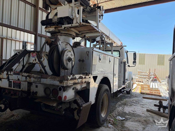 2016-freightliner-m2-106-image-3