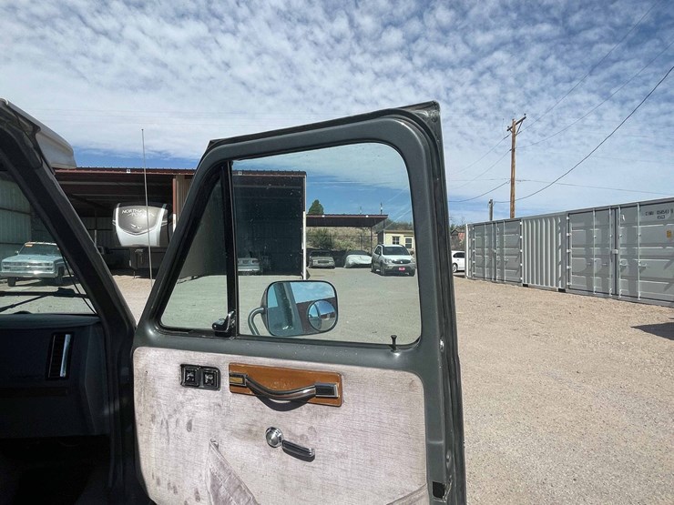 1988-chevrolet-g20-image-47