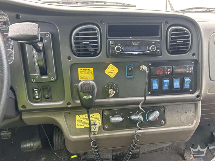 2016-freightliner-b2-image-12