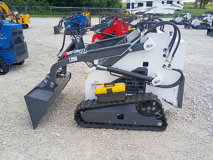 #l63-011-•-2026-zjg-380-mini-skid-steer-image-1