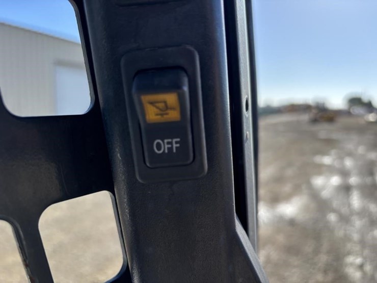 2019-bobcat-t770-image-32