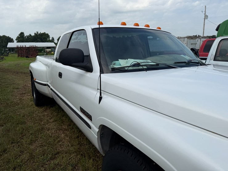 1998-dodge-ram-3500-image-29