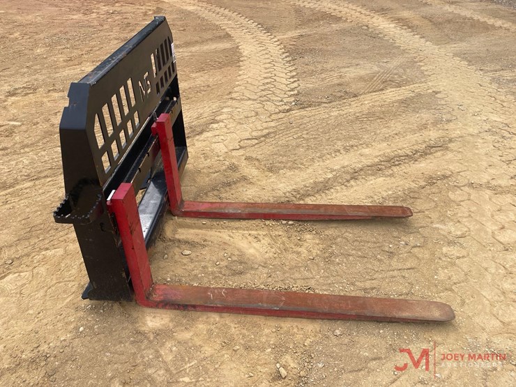 m5-48"-forks-skid-steer-attachment-image-2