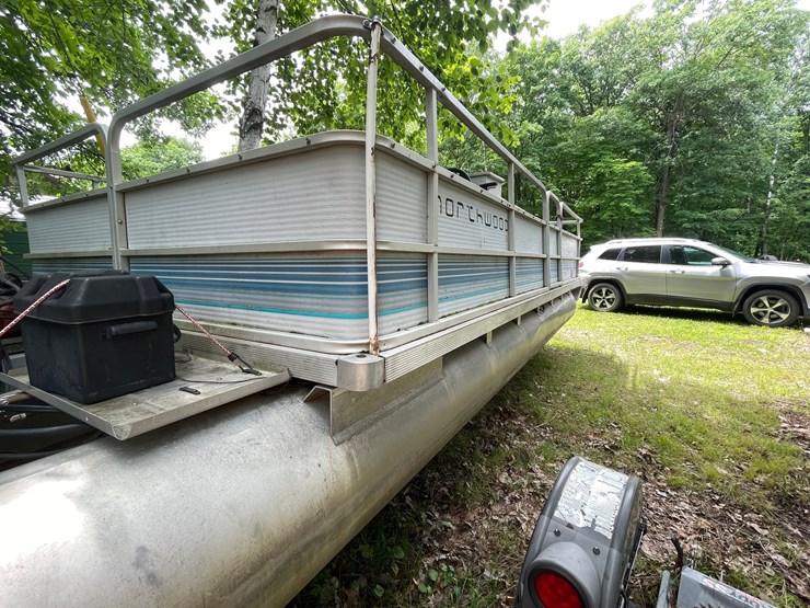 #6100-•-northwoods-pontoon-with-north-country-pontoon-scissor-trailer-(sells-bill-of-sale)-image-13