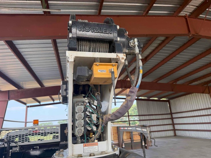 2017-ford-f550-super-duty-service-truck-image-36