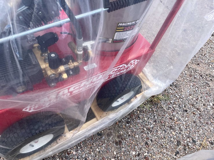 #2202-•-magnum-4000-gold-power-washer-image-8