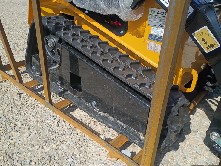#l66-012-•-2026-agt-mx-crt23-mini-skid-steer-image-23