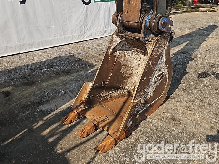 2018-deere-130g-image-11