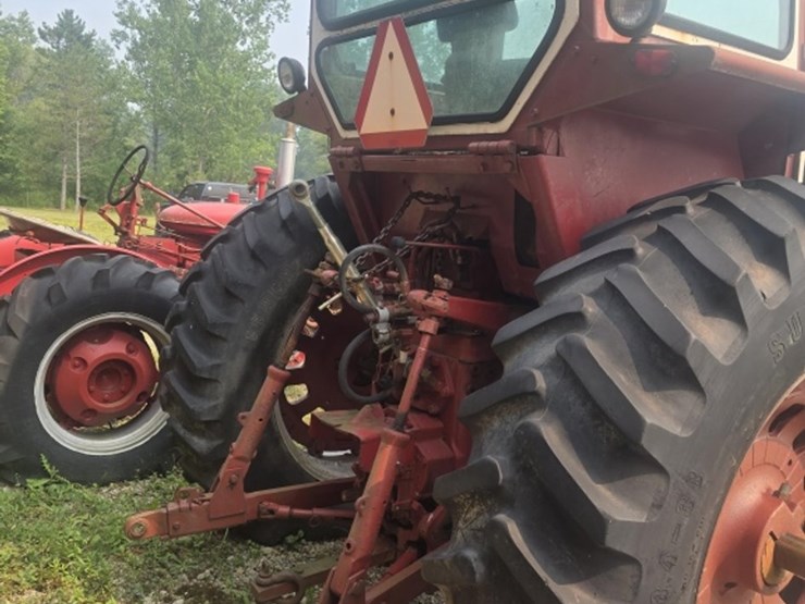 #21-•-farmall-806-image-8