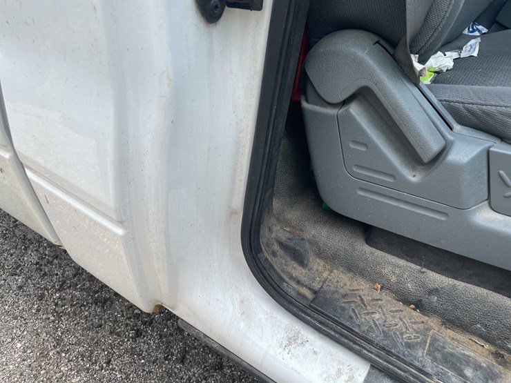 2014-ford-f150-xl-image-60