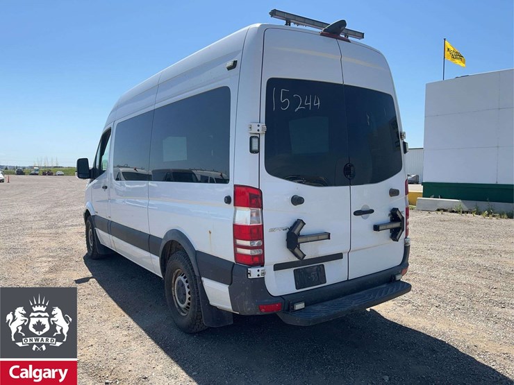 2016-mercedes-benz-sprinter-2500-image-3